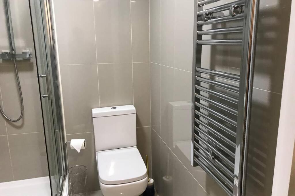 بيدفورد Marie'S Serviced Apartments- 2 Bedroom City Stay المظهر الخارجي الصورة
